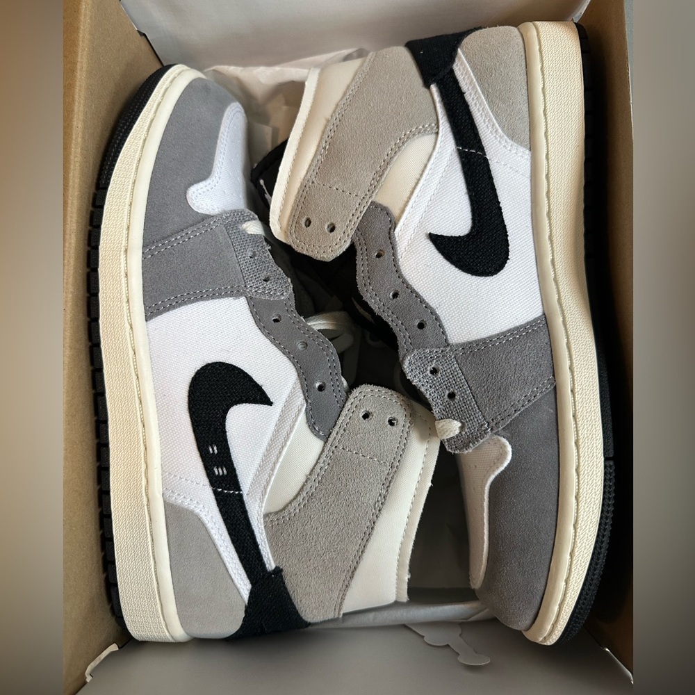 Jordan 1 Mid SE Craft White Cement Grey Black – Mens Size 8.5 – Special Ed NEW